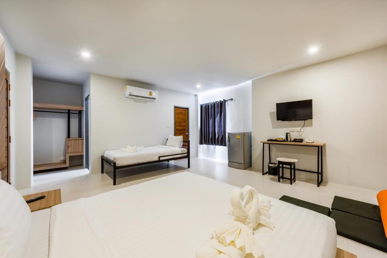 Phuket Marine Poshtel - Sha Plus Chalong Exterior photo